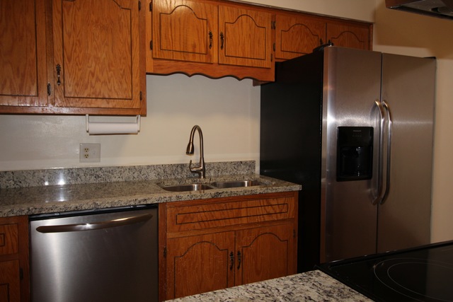 1482 Stonebridge Cir #C8, Wheaton, IL 60189 photo 2