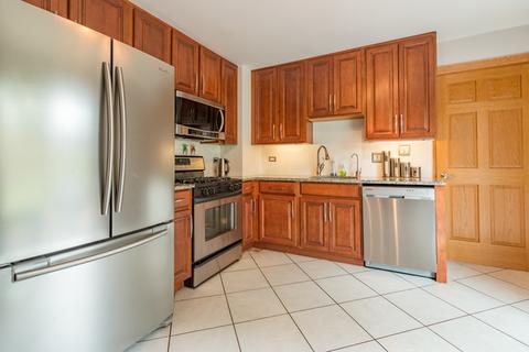 439 W Winthrop Ave, Addison, IL 60101 photo 4