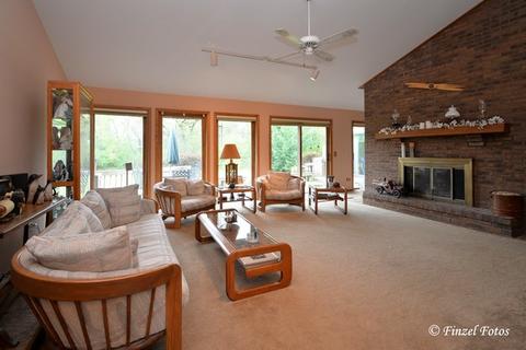 6523 Sycamore Ct, Mchenry, IL 60050 photo 4