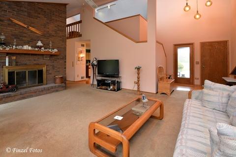 6523 Sycamore Ct, Mchenry, IL 60050 photo 3