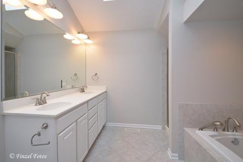 6523 Sycamore Ct, Mchenry, IL 60050 photo 9