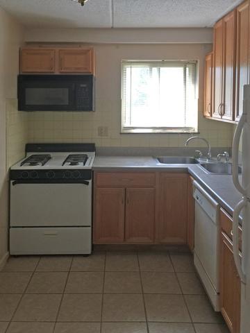 574 Fairway View Dr #3-3I, Wheeling, IL 60090 photo 2