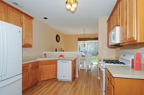 2815 Falling Waters Dr, Lindenhurst, IL 60046 photo 8