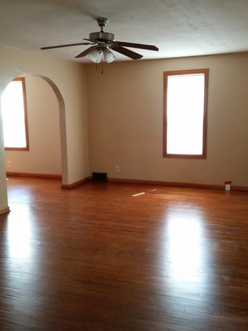 1160 Pleasant Pl, Aurora, IL 60505 photo 2