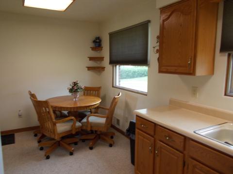606 Clark St, Oglesby, IL 61348 photo 5