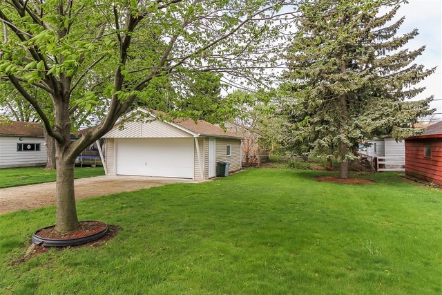 26 N Westgate Rd, Des Plaines, IL 60016 photo 17