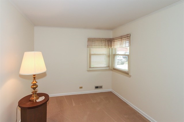 26 N Westgate Rd, Des Plaines, IL 60016 photo 14