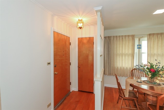 26 N Westgate Rd, Des Plaines, IL 60016 photo 3