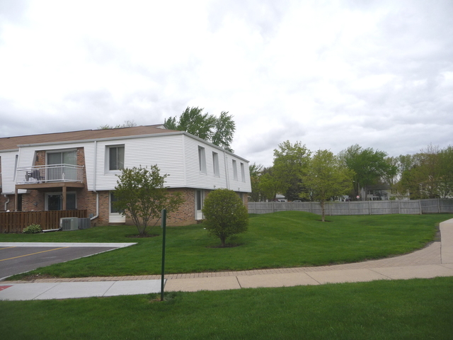 4604 Kings Walk Dr #2D, Rolling Meadows, IL 60008 photo 1