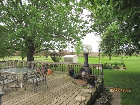 1279 Chestnut St, Eldena, IL 61324 photo 2