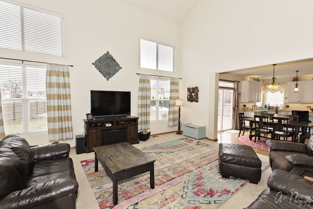 1730 Reagan Blvd, Mchenry, IL 60051 photo 3