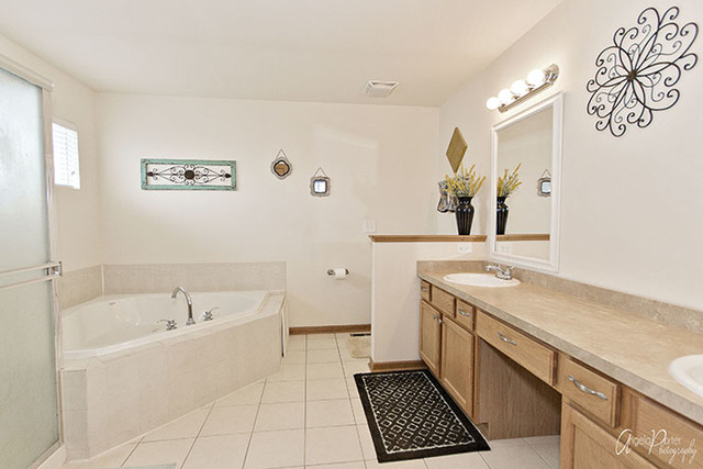 1730 Reagan Blvd, Mchenry, IL 60051 photo 16