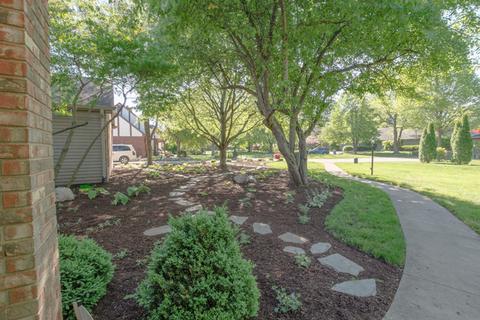 1008 Barclay Ct, Champaign, IL 61821 photo 39