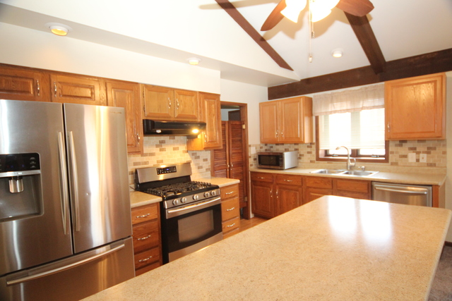 1915 Central St, Mchenry, IL 60050 photo 11