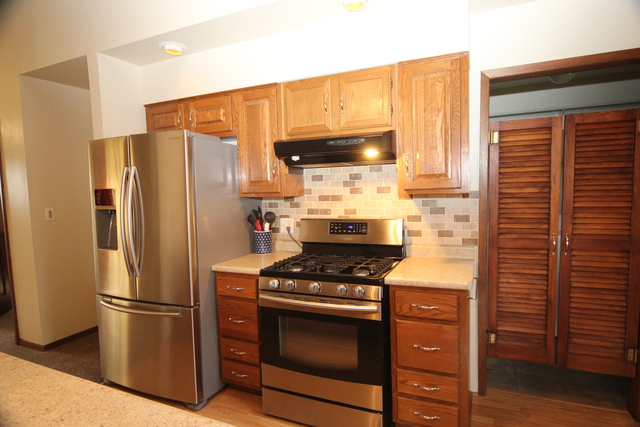 1915 Central St, Mchenry, IL 60050 photo 8