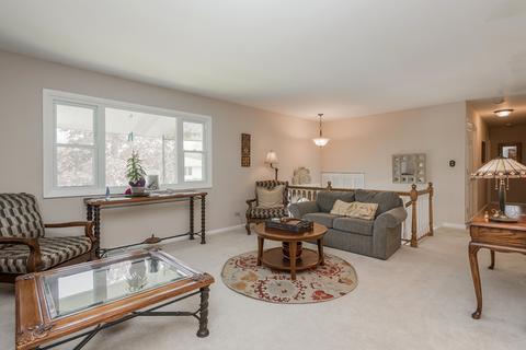 3650 N Firestone Dr, Hoffman Estates, IL 60192 photo 4