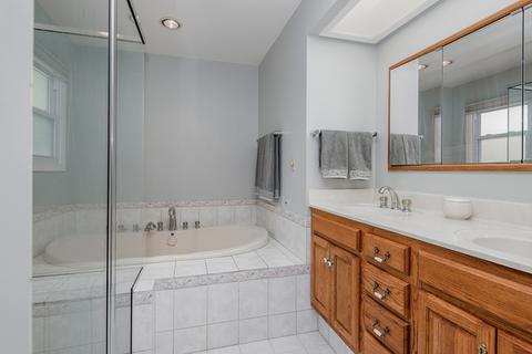 3650 N Firestone Dr, Hoffman Estates, IL 60192 photo 8