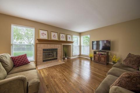 855 Violet Cir, Naperville, IL 60540 photo 6