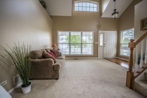 855 Violet Cir, Naperville, IL 60540 photo 3