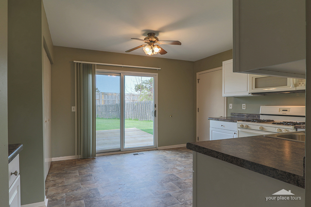 830 Shady Ln, Aurora, IL 60506 photo 8
