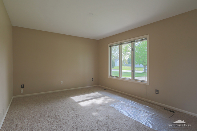 830 Shady Ln, Aurora, IL 60506 photo 5