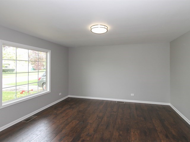 337 Maureen Dr, Wheeling, IL 60090 photo 5