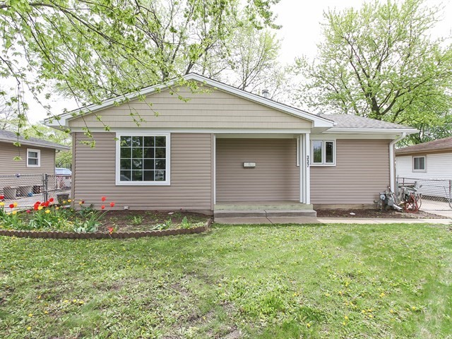 337 Maureen Dr, Wheeling, IL 60090 photo 2