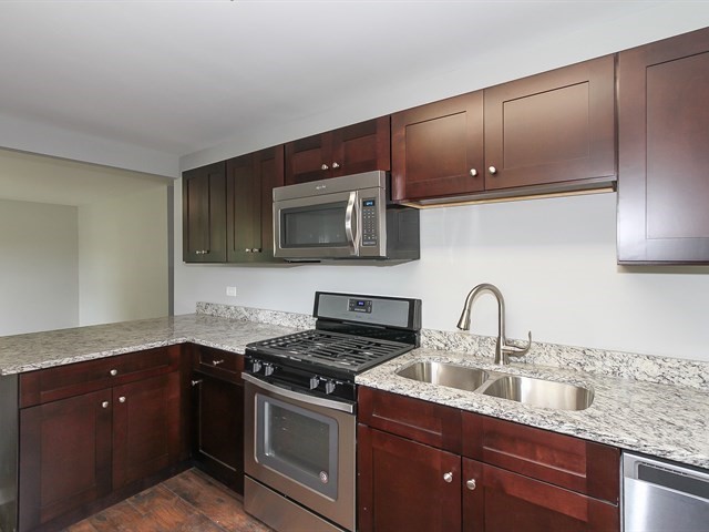 337 Maureen Dr, Wheeling, IL 60090 photo 8