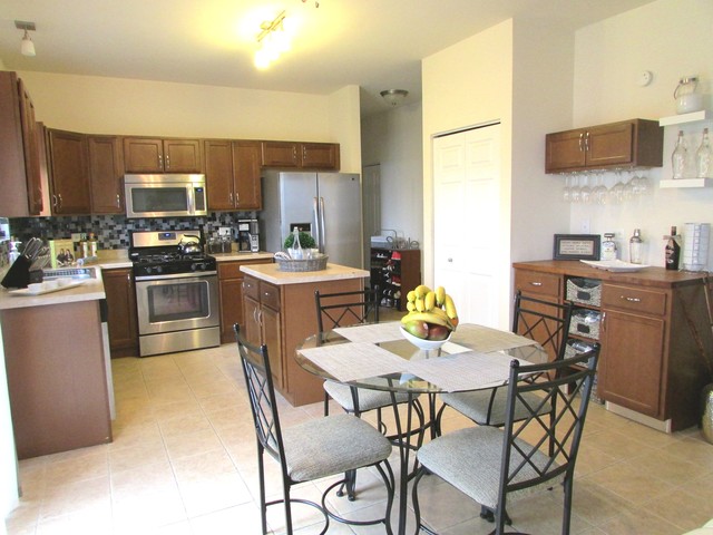 14430 Capital Dr, Plainfield, IL 60544 photo 5