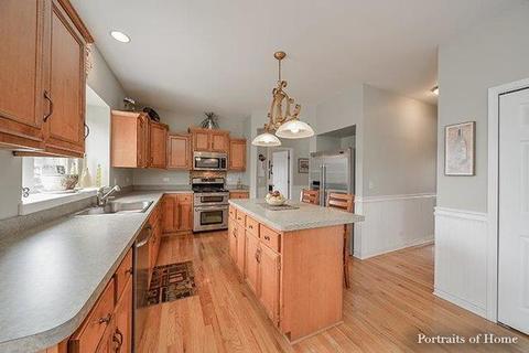 424 Hackney Ln, Oswego, IL 60543 photo 7
