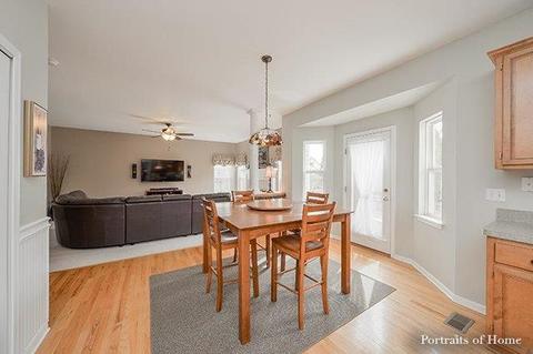424 Hackney Ln, Oswego, IL 60543 photo 11