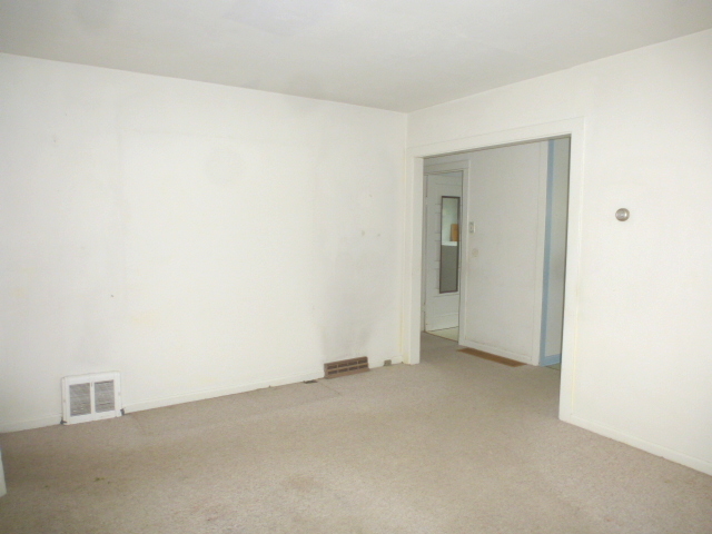 1125 Jackson St, Aurora, IL 60505 photo 6