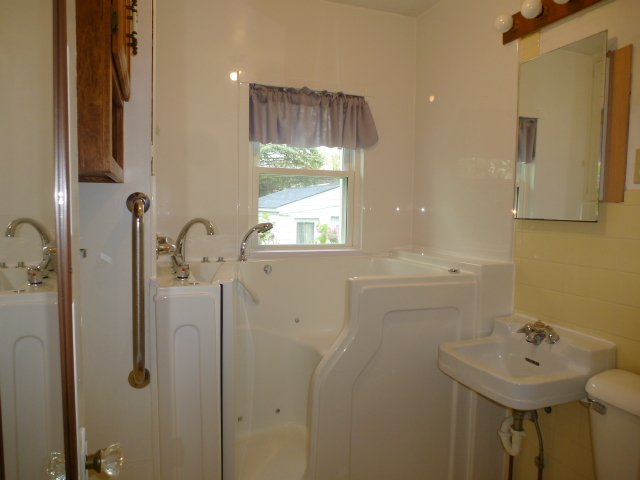 1125 Jackson St, Aurora, IL 60505 photo 11