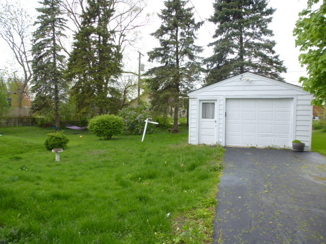 1125 Jackson St, Aurora, IL 60505 photo 3
