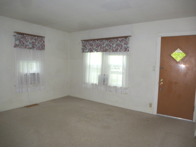 1125 Jackson St, Aurora, IL 60505 photo 5