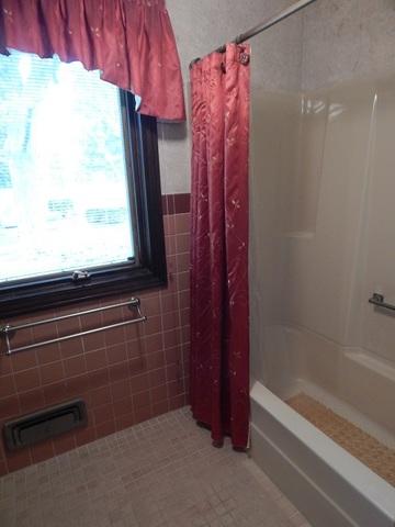 1015 N Curran Rd, Mchenry, IL 60050 photo 10