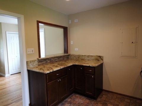 1054 Webster Ln, Des Plaines, IL 60016 photo 5