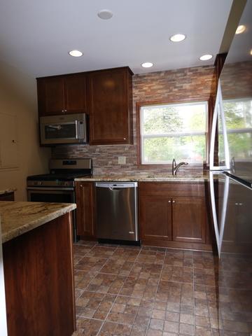 1054 Webster Ln, Des Plaines, IL 60016 photo 4