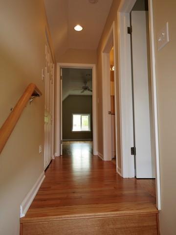 1054 Webster Ln, Des Plaines, IL 60016 photo 9