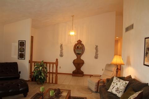 7744 Edson Rd, Capron, IL 61012 photo 4