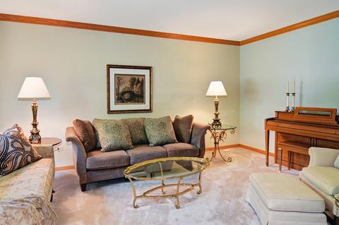 6816 Caitlin Ct, Willowbrook, IL 60527 photo 4