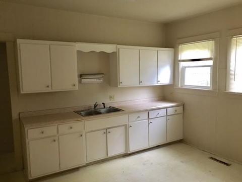 353 S Alma Ave, Kankakee, IL 60901 photo 2