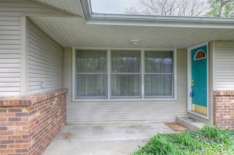 906 S Adams St, Philo, IL 61864 photo 4