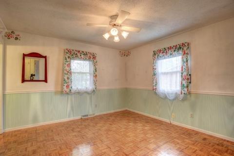 906 S Adams St, Philo, IL 61864 photo 9