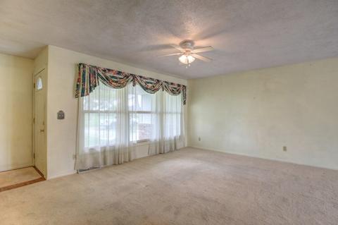 906 S Adams St, Philo, IL 61864 photo 29