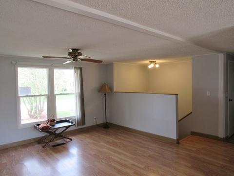 2502 Hyde Park Ave, Holiday Hills, IL 60051 photo 2