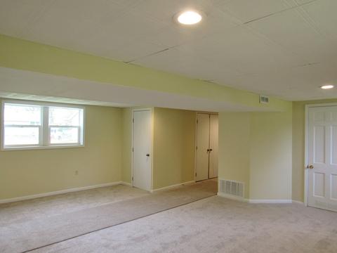 2502 Hyde Park Ave, Holiday Hills, IL 60051 photo 12