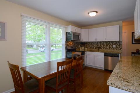 1821 Lily St, Aurora, IL 60505 photo 3