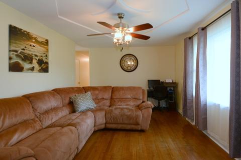 1821 Lily St, Aurora, IL 60505 photo 9