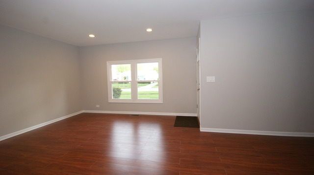 748 S Wayne Pl, Wheeling, IL 60090 photo 3
